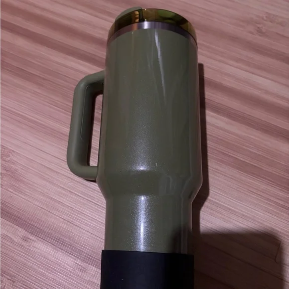 StarbucksxStanley Olive Green 40oz. New! - Picture 2 of 5